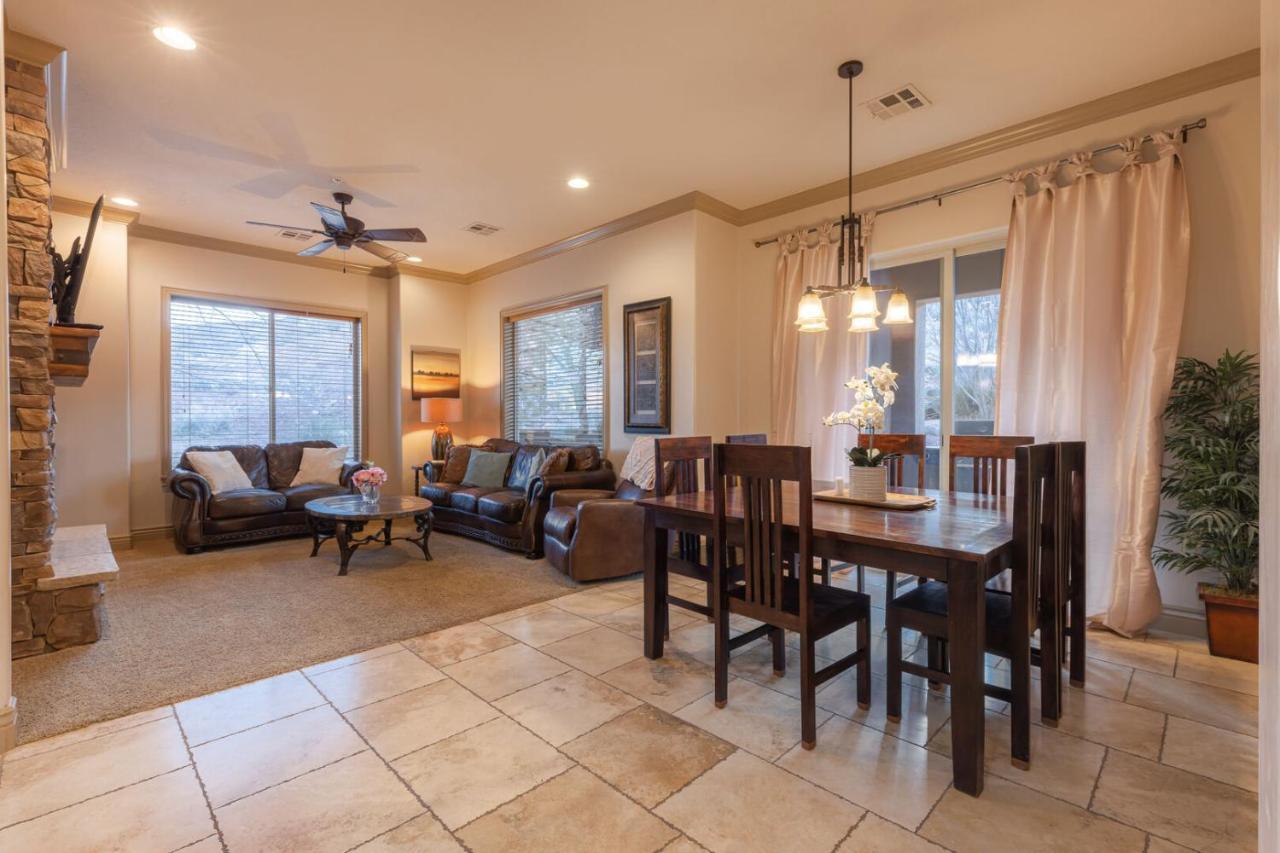 D5-Coral Springs Poolside-Ground Floor 3-Bedroom Hillside View Hurricane Room photo